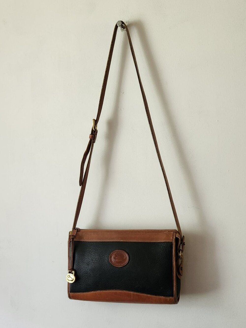 Dooney & Bourke All Weather Leather crossbody purse vintage late '80s LOOK !